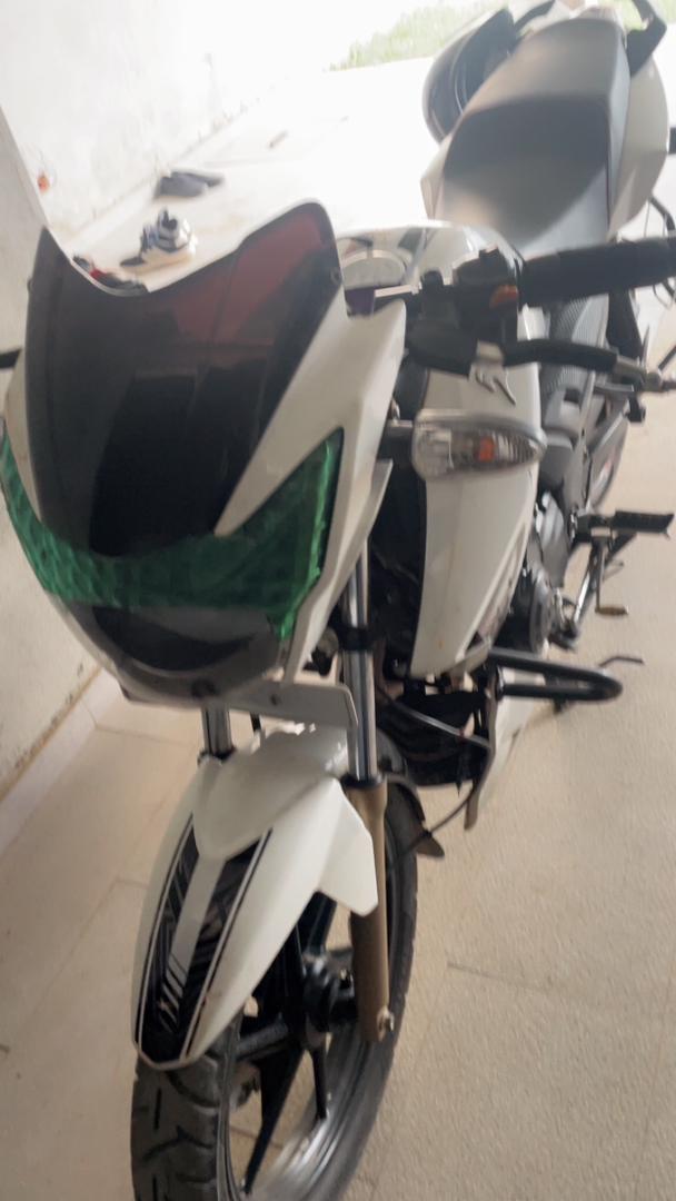 🏍️🔥 MOTO APACHE 180 EN VENTE – BON ÉTAT 🔥🏍️