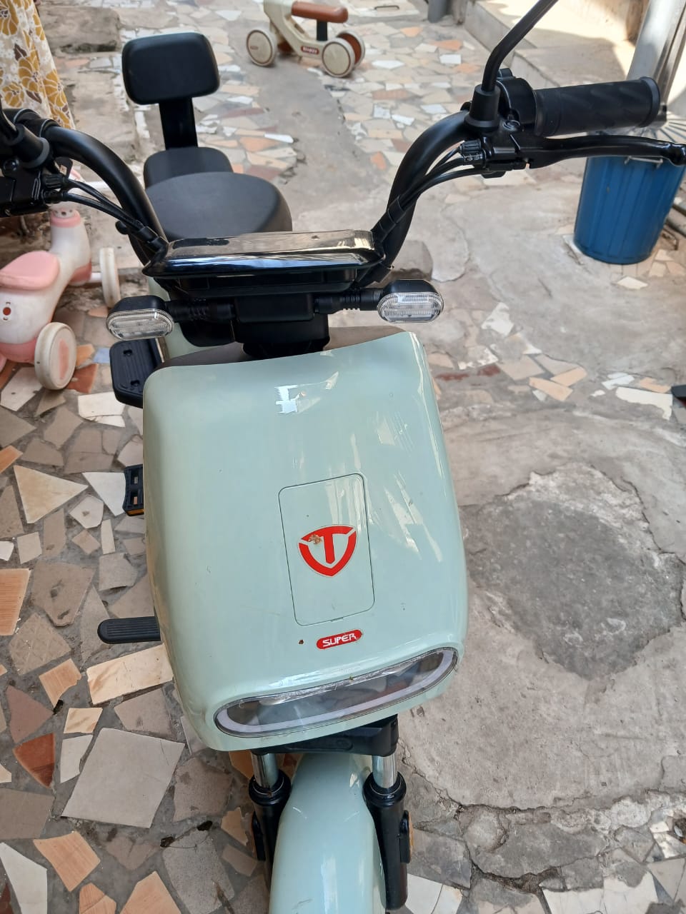 🚲 À VENDRE : Vélo Électrique (Quasiment Neuf)